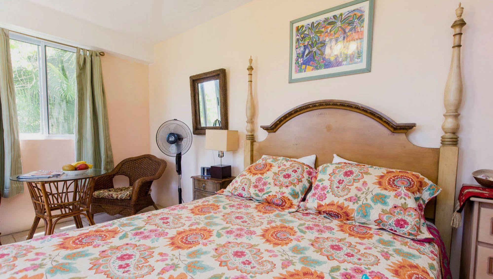 Nature'S Paradise Bed & Breakfast Marigot Bay Dış mekan fotoğraf