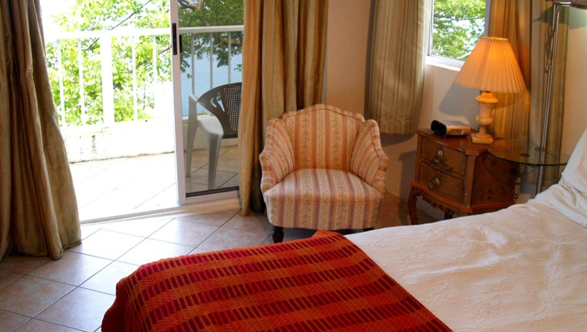 Nature'S Paradise Bed & Breakfast Marigot Bay Dış mekan fotoğraf